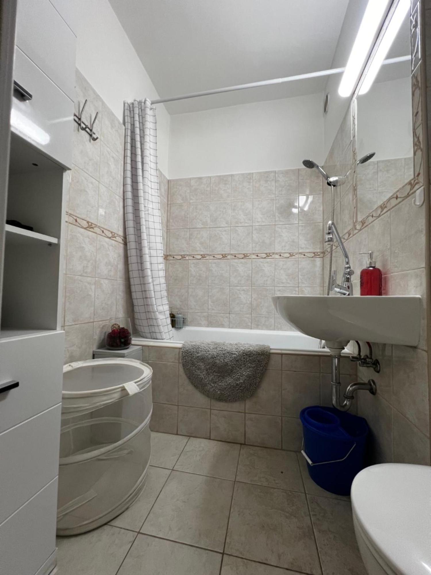 Renapartman Pecs Bagian luar foto